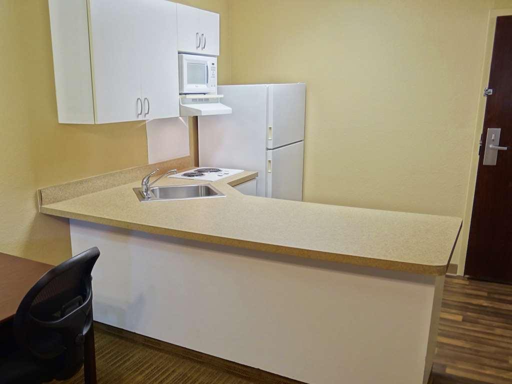 Extended Stay America Suites - Detroit - Southfield - I-696 Farmington Hills Δωμάτιο φωτογραφία